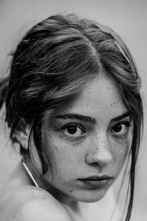 Flannan Obé ha trabajado con Victoria Eber en 1 ocasiones