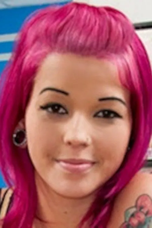 Victoria interpretando a (as Chloe)