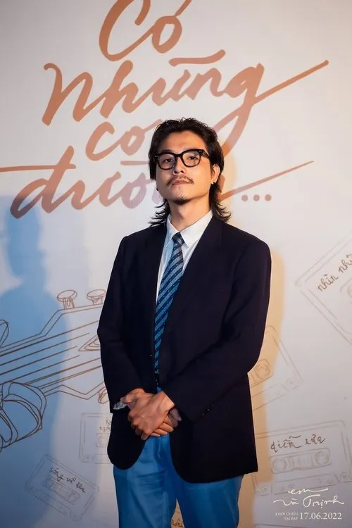 Việt Hưng interpretando a 