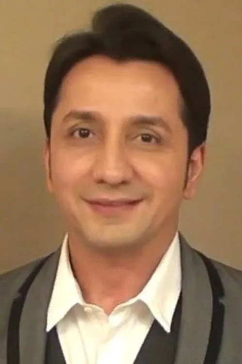 Vijay Badlani — personaje: Deepak