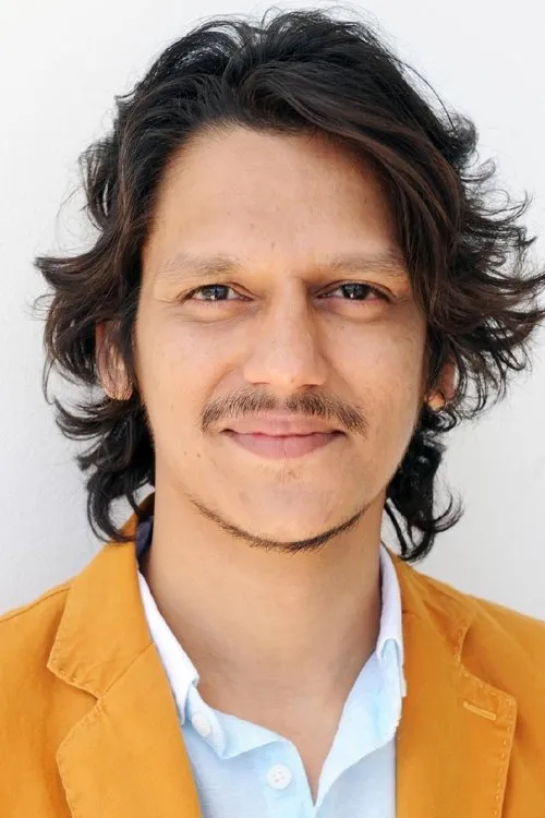 Vijay Varma — personaje: Saajan Kundu