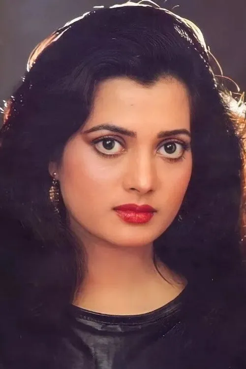 Vijayata Pandit interpretando a Roopa Chaudhary