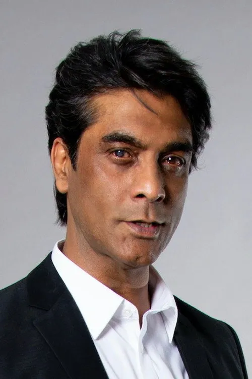 Vikash Mathura interpretando a Vijay