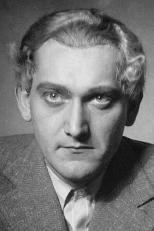 Viktor Dintr interpretando a Vasil Ivanovic Mantov