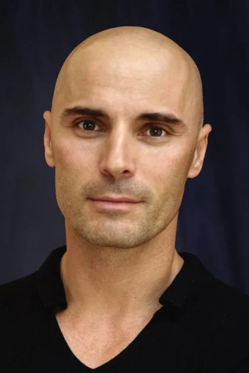 Viktor Kee interpretando a Cali