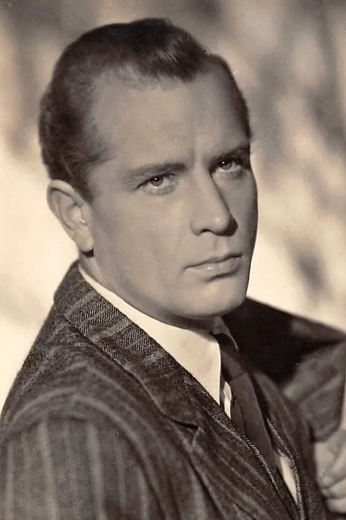 Viktor Staal interpretando a Geologe Dr. Ebert