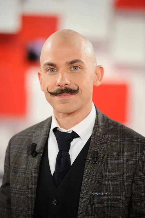 Frédéric Cerdal ha trabajado con Viktor Vincent en 1 ocasiones