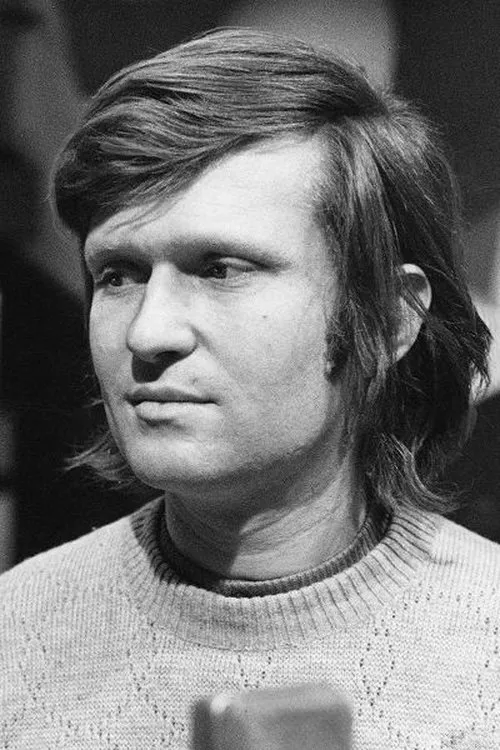 Viktor Vrabec interpretando a profesor