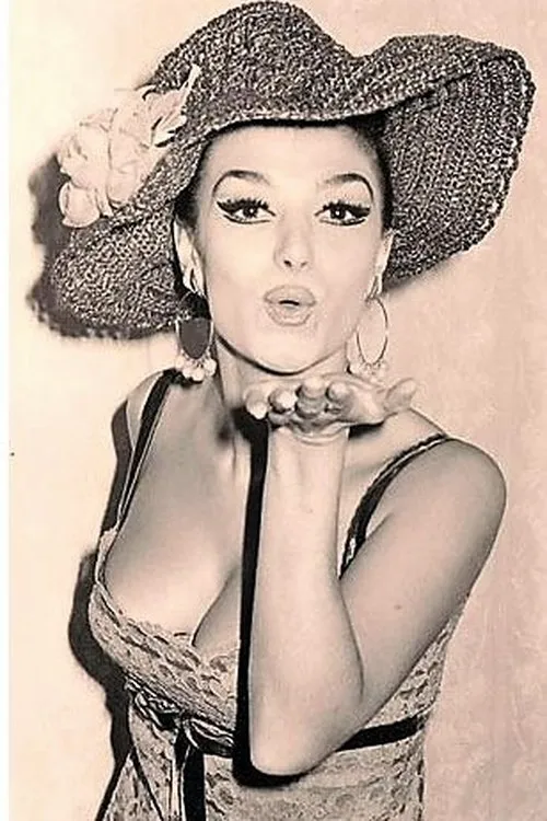 Viky Lussón interpretando a Caridad