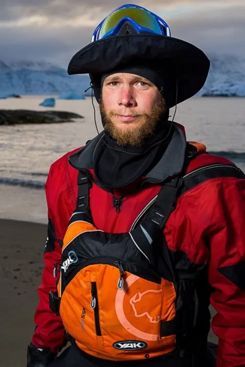 Vincent Berthet interpretando a Self