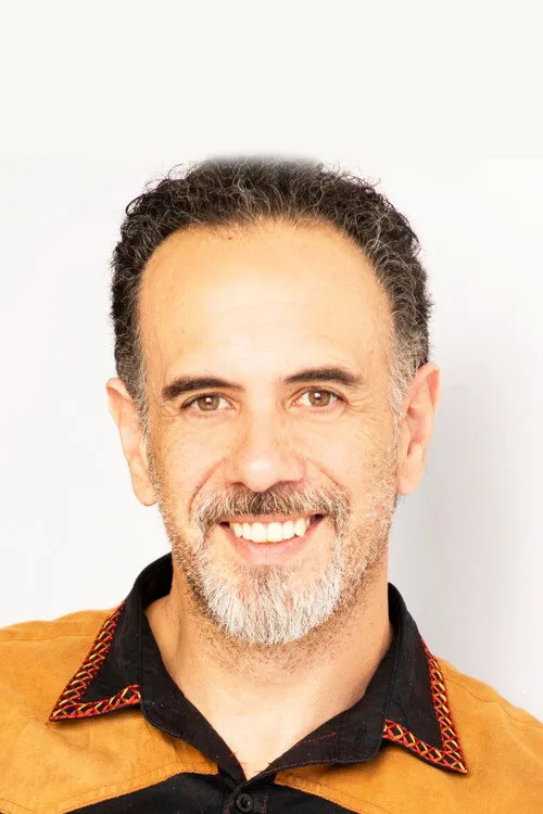 Vincent Thomas interpretando a John Portmeyer