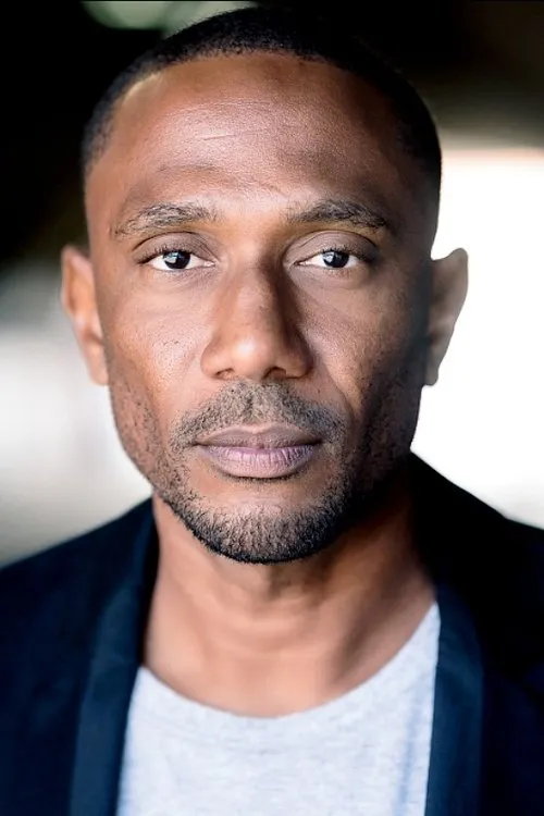 Vincent Vermignon interpretando a Michael