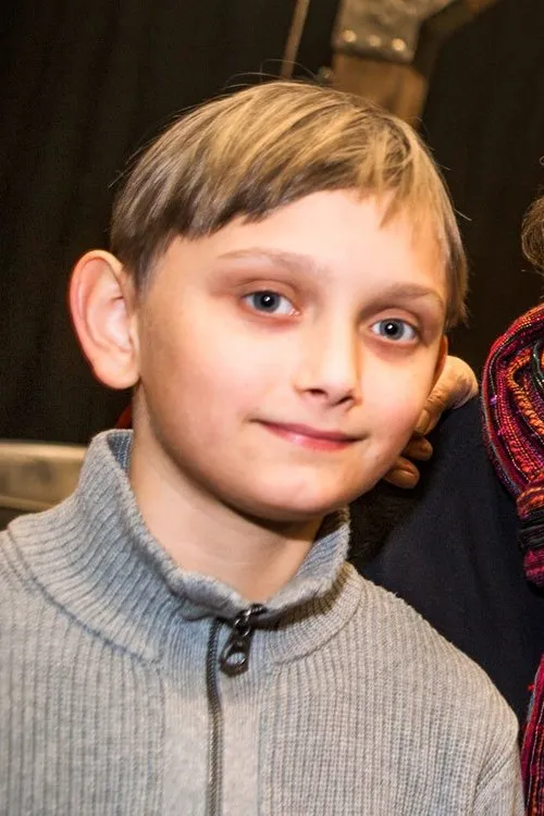 Vincent Wettergren interpretando a Harry