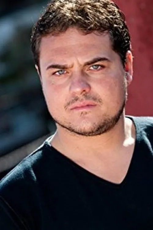 Vincenzo Pirozzi interpretando a