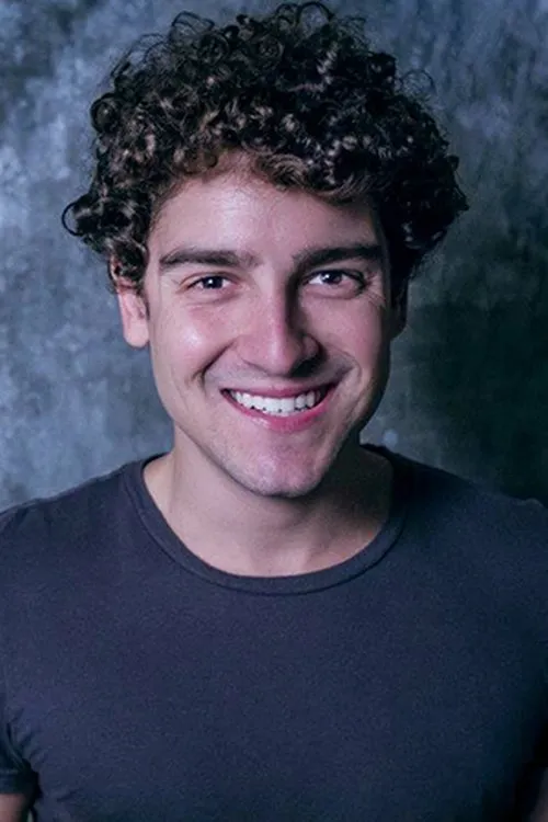 Vinícius Moulin Allemand interpretando a André