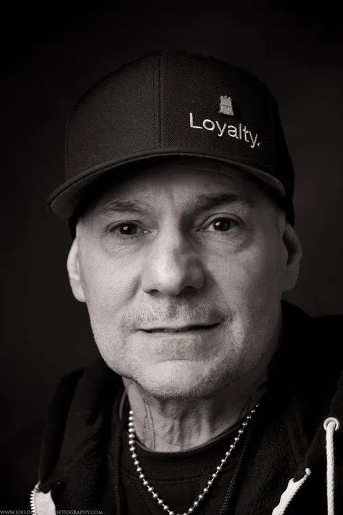 Kevin Gill ha trabajado con Vinnie Stigma en 1 ocasiones