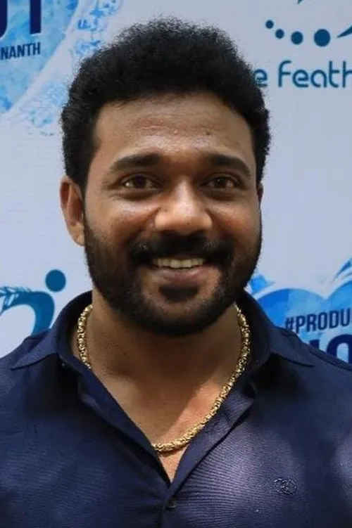 Vinoth GD interpretando a Azhagar