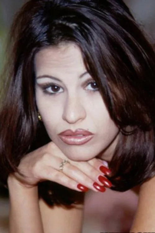 Violet Love interpretando a 