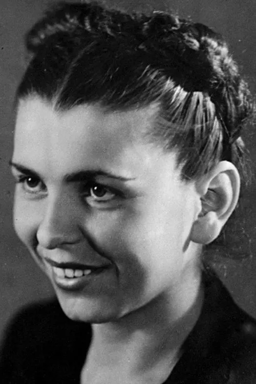 Yllka Mujo ha trabajado con Violeta Manushi en 2 ocasiones