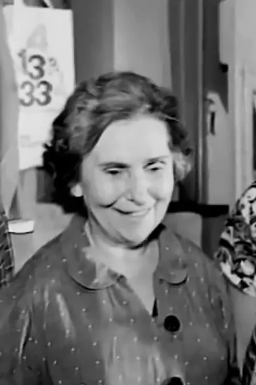 Violetta Souli interpretando a 