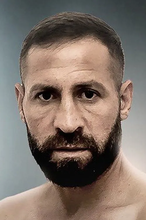 Viorel Simion interpretando a Self