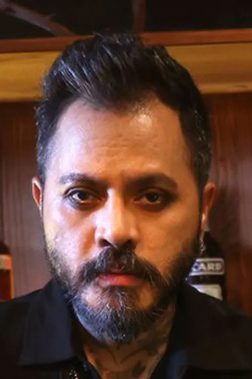 Apichart Chusakul ha trabajado con Vit Pacharapon Jantieng en 1 ocasiones