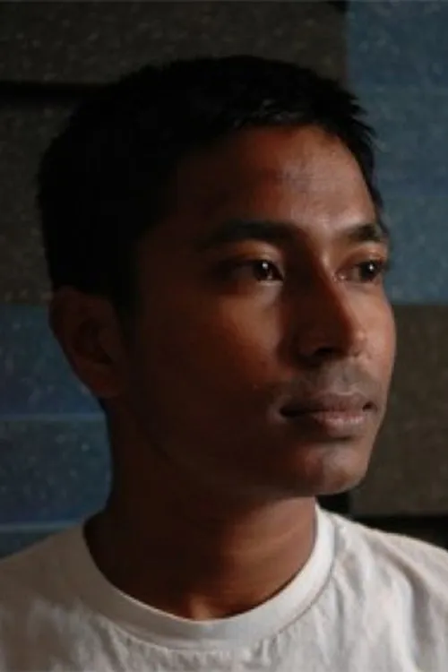 Vittesh Rajmandani interpretando a Vittesh, the houseboy