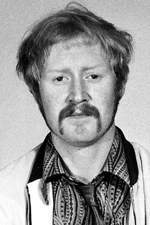 Vivian Stanshall interpretando a Self - (Archive)