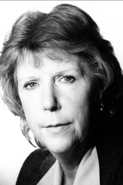 Vivienne Moore interpretando a Mrs. Salt