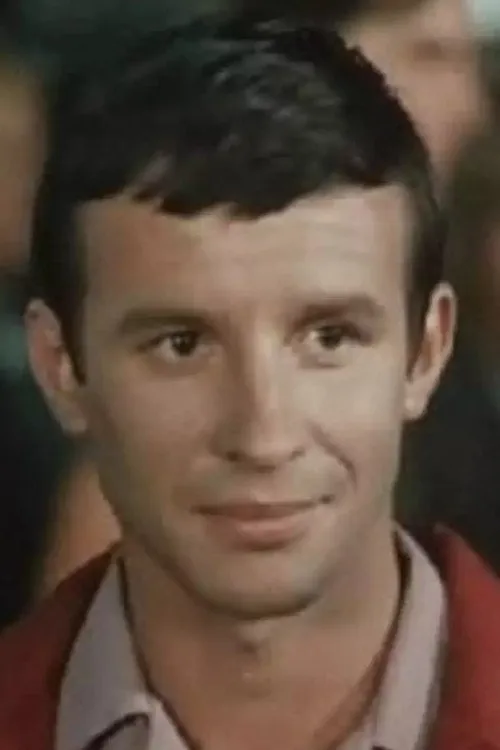 Владимир Волков interpretando a Albert