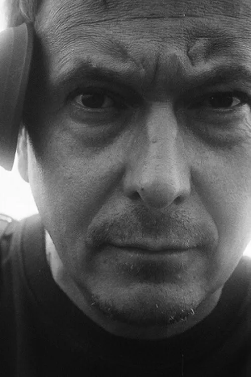 Vladislav Opelyants interpretando a Himself