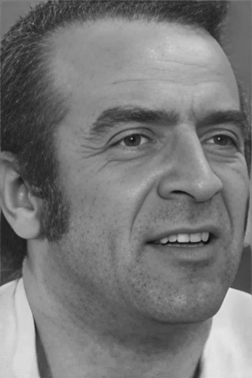 ??????? ???????? ha trabajado con Voldemārs Lobiņš en 3 ocasiones