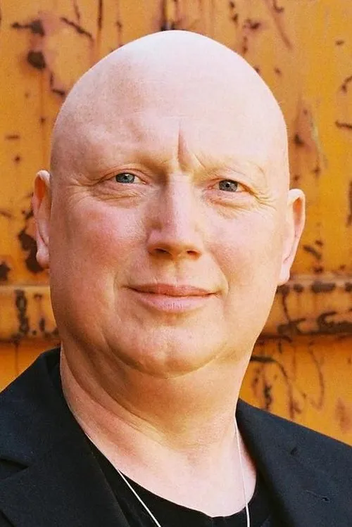 Volker Niederfahrenhorst interpretando a Wissenschaftler