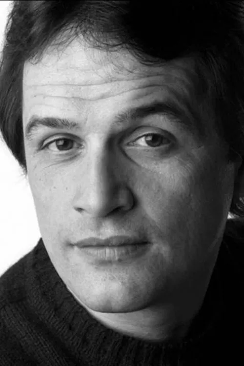 Walker Boone interpretando a Assistant Couch