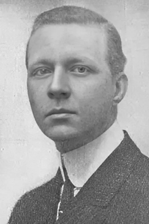 Wallace Eddinger interpretando a Robert Edgar Willoughby Pitt