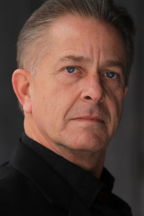 Walter Robert Duckworth interpretando a 