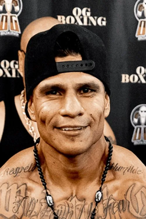 Walter Santibanes interpretando a Self