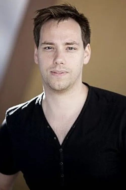 Walter Spanny interpretando a Dumb Guy