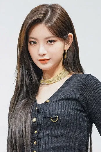 Park Jiwon ha trabajado con Wang Yiren en 1 ocasiones