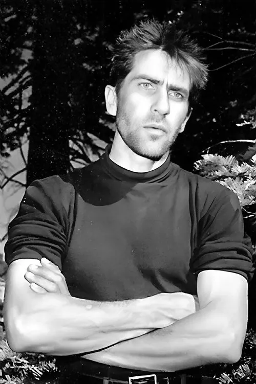 Mark Moore ha trabajado con Warren Harding en 1 ocasiones