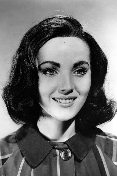 Warrene Ott interpretando a Vera Finlay