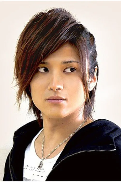 Watanabe Daisuke interpretando a George Ikaruga