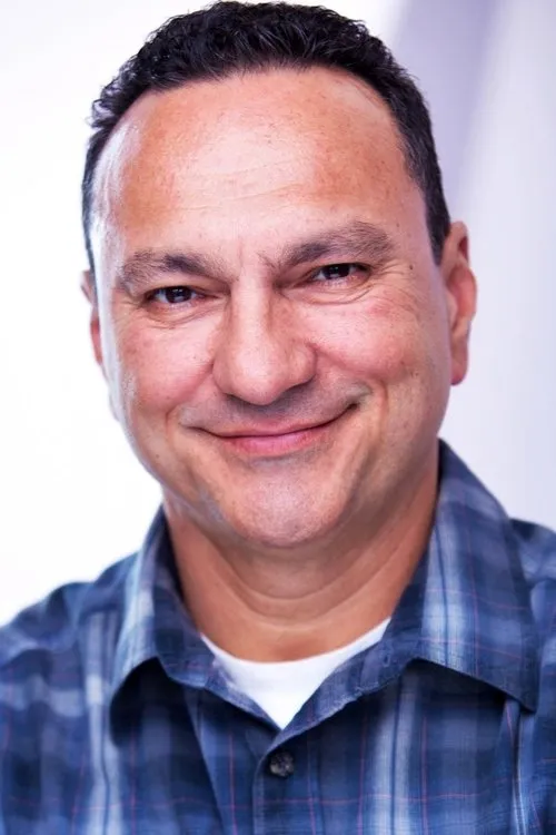 Wayne Lopez en su biografía y filmografía