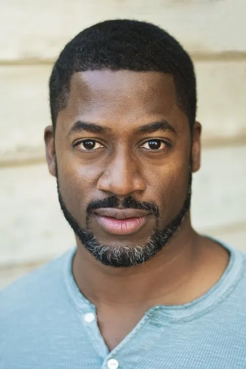 Wayne T. Carr interpretando a Andrew Garnet