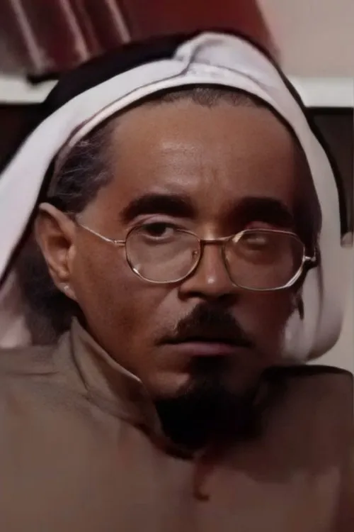 عوض محسون interpretando a 