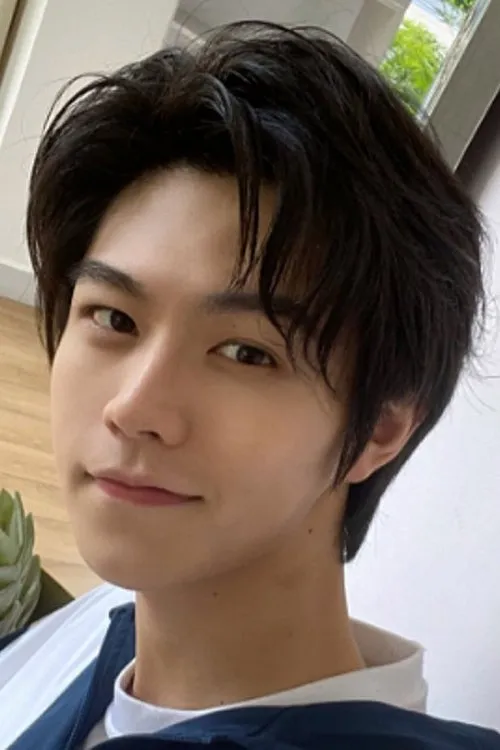 Wen Liang — personaje: Zhou Luochen