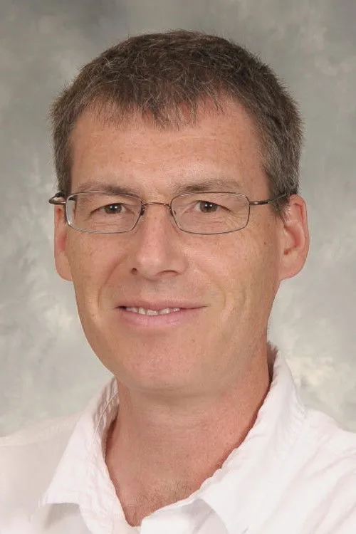 Clare Swanson ha trabajado con Whit Van Meter en 1 ocasiones