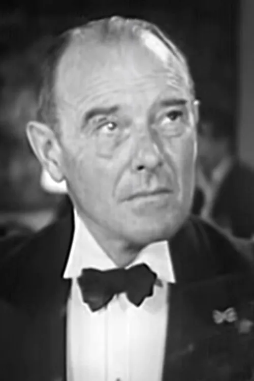 Wilhelm von Brincken interpretando a Chief, Secret Service