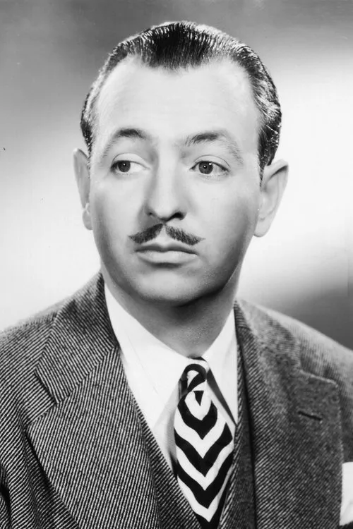 William Brisbane interpretando a Roger - aka Madame Helene