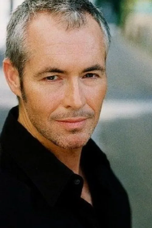 William Snow interpretando a Mendoza